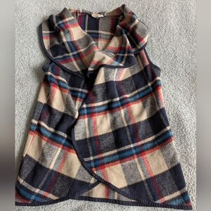 B2G1 3/$20 Altar'd State Plaid Vest in Navy and Cream